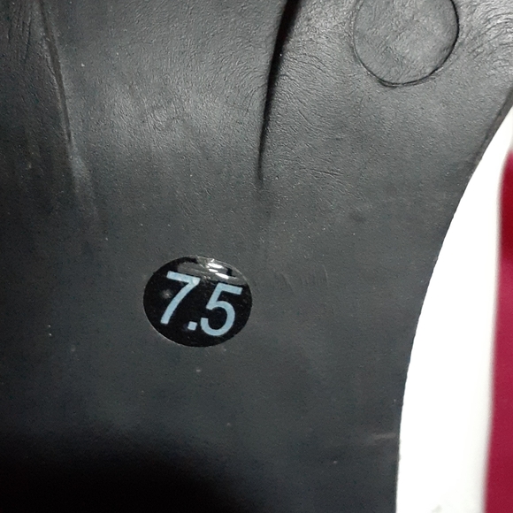 Mia booties - Picture 6 of 10